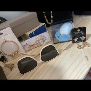 Bundle accessories read description